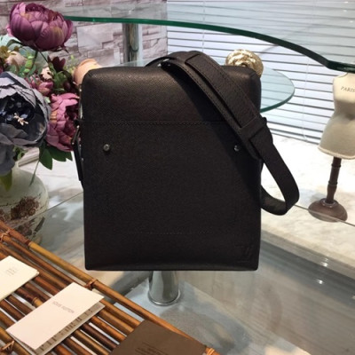 Louis Vitton Grigori Messenger Shoulder Bag,21cm - 루이비통 그리고리 남성용 메신저 숄더백 M30238,LOUB0203,21cm