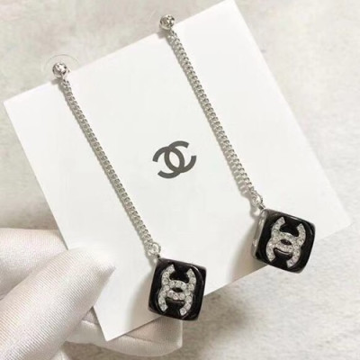 CHANEL  White Gold  Earring - 샤넬  여성용 18k도금 화이트 골드 귀걸이