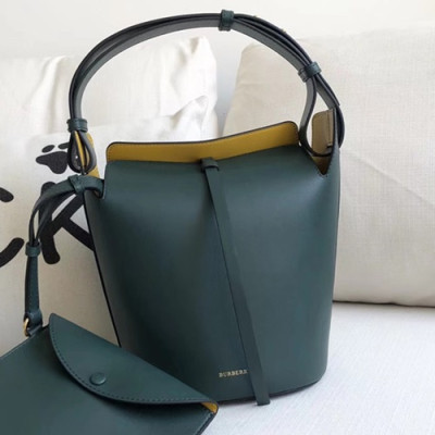 Burberry Leather Bucket Shoulder Bag, 29cm - 버버리 레더 버킷 숄더백,BURB0014,29cm,그린