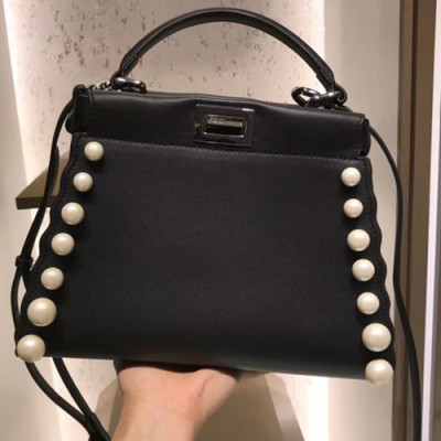 Fendi Peekaboo Pearl Tote Shoulder Bag ,24CM - 펜디 피카부 진주 토트 숄더백  FENB0022,24CM,블랙