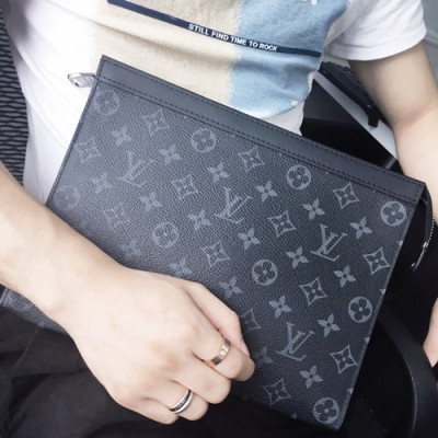 Louis Vuitton Pochette Voyage Monogram Eclipse Clutch Bag,26/33cm - 루이비통 포쉐트 보야지 모노그램 이클립스 남여공용 클러치백 M61692 ,LOUB0743,26cm/33,블랙 1