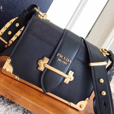 Prada Cahier Leather Shoulder Bag,20cm - 프라다 카이에 레더 여성용 숄더백 ,1BD045-3,20cm,블랙(금장)