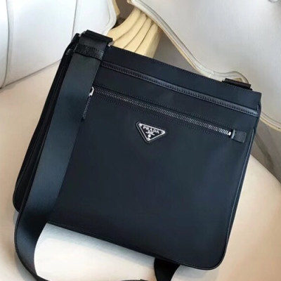 Prada Nylon Messenger Shoulder Bag,30CM - 프라다 나일론 남성용 메신저 숄더백,2VH251,30cm,블랙