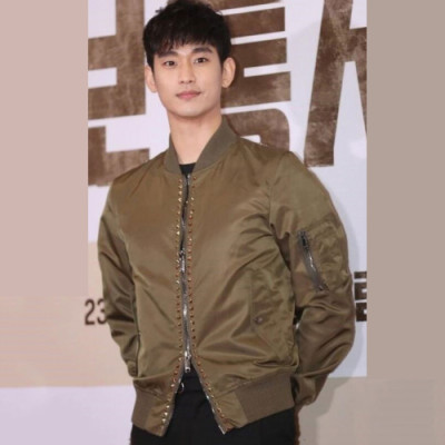 Valentino 2019  Mens Rock-stud Blouson - 발렌티노 남성 락스터드 블루종 Val0152.Size(m - xl).카키 - 김수현