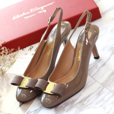 Salvatore Ferragamo 2019 Womens Ribbon Metal Logo Slingback - 살바토레 페라가모 여성 리본 메탈 로고 슬링백 Fer0250x.Size(225 - 250).카멜