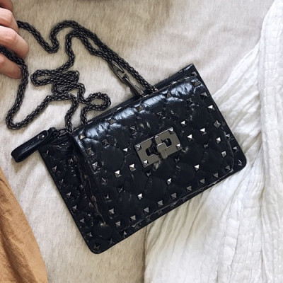 Valentino 2019 Leather Garavani Rockstud Spike Chain Shoudler Bag,20CM - 발렌티노 2019 레더 가라바니 락스터드 스파이크 체인 숄더백,VTB0187,20CM,블랙