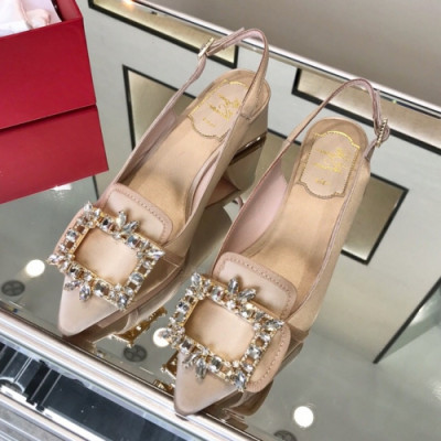 Roger Vivier 2019 Ladies Embellished Strass Logo Silk Middle-heel Slingback - 로저비비에 여성 엠벨리쉬 스타라스 로고 실크 미들힐 슬링백 Rog0071x.Size(225 - 245).베이지