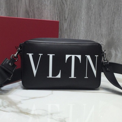 [☆선착순 파격특가!! 놓치지 마세요☆]Valentino 2019 Leather Belt Bag Shoulder Bag,23CM - 발렌티노 2019 레더 남여공용 벨트백 숄더백, VTB0355,23CM,블랙