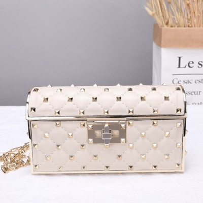 Valentino 2019  Leather Ruckstud Shoudler Cross Bag,18CM - 발렌티노 2019 레더 락스터드 숄더 크로스백,VTB0400,18CM,화이트