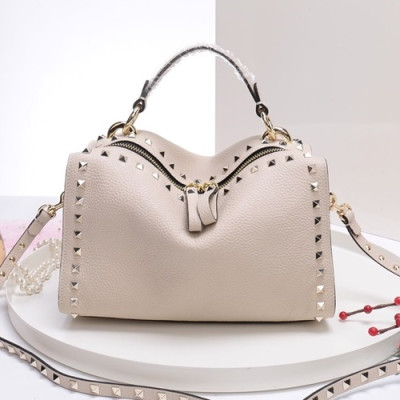 Valentino 2019  Leather Ruckstud Tote Shoudler Bag,26CM - 발렌티노 2019 레더 락스터드 토트 숄더백,VTB0402,26CM,연베이지