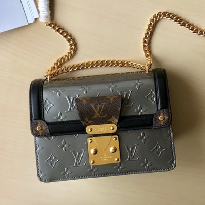 Louis Vuitton 2019 Wynwood Monogram Vernis Shoulder Bag,21cm - 루이비통 2019 윈우드 모노그램 베르니 숄더백 M90445,LOUB1185 ,21cm,그레이실버