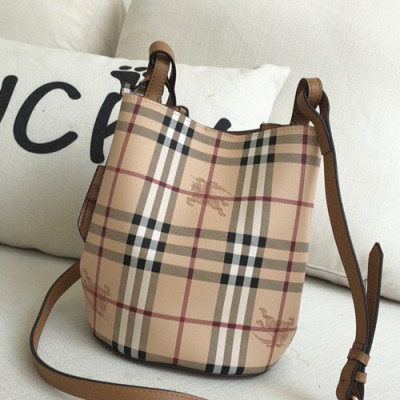 Burberry 2019 Check Bucket Shoulder Bag, 23.5cm - 버버리 2019 체크 버킷 숄더백,BURB0216,23.5cm,브라운