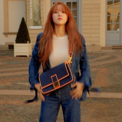 Fendi 2019 Baguette Denim Tote Shoulder Bag, 32cm - 펜디 2019 바게트 데님 토트 숄더백,FENB0090,32cm,네이비+오렌지 - 이성경