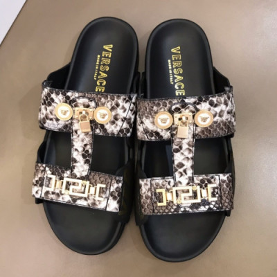 Versace 2019 Mens Medusa Metal Logo Leather Slipper - 베르사체 남성 메두사 메탈 로고 레더 슬리퍼 Ver0231x.Size(240 - 275).블랙