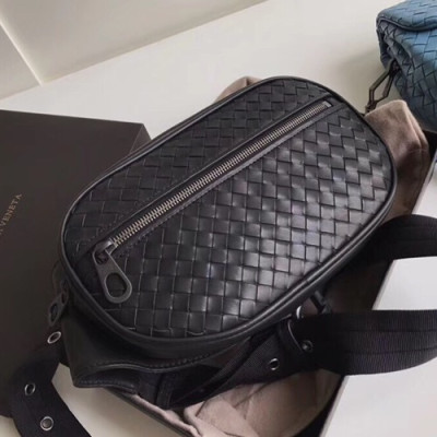 Bottega Veneta 2019 Leather  Hip Sack,25cm - 보테가 베네타 2019 레더 남여공용 힙색 520452,BVB0178,25cm,블랙