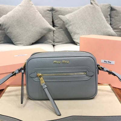 MiuMiu 2019 Camera Shoulder Cross Bag,23cm - 미우미우 2019 카메라 숄더 크로스백,5BH116 , MIUB0130 , 23cm,그레이