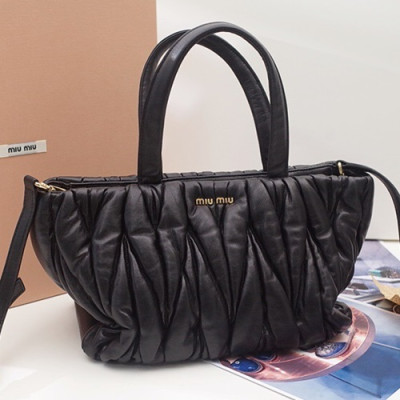 MiuMiu 2019 Matelasse Tote Shoulder Bag,27cm - 미우미우 2019 마틀라세 토트 숄더백,5BG062, MIUB0352 , 27cm,블랙