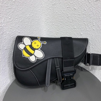 Dior x Kaws 2019 Saddle Belt Bag,28.6cm - 디올x카우스 2019 남여공용 새들 벨트백,DIOB0292,28.6cm,블랙