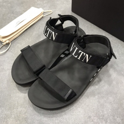 [매장판]Valentino 2019 Mens Logo Velvro Sandal - 발렌티노 남성 로고 벨크로 샌들 Val09x.Size(240 - 275).블랙