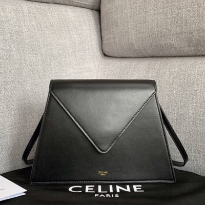 [하나쯤 필수소장각]Celine 2019 Pochette Triangle Leather Shoulder Bag,25CM - 셀린느 2019  포쉐트 트라이앵글 레더 숄더백 ,189924-1,25CM,블랙