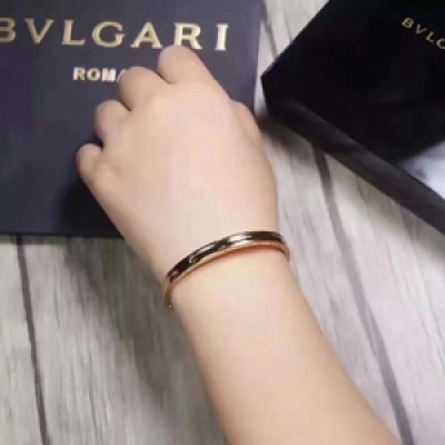 BULGARI hearts Rose Gold,White Gold,Rose Gold,Yellow Gold  Bangle  -불가리  여성용 팔지18k 도금 화이트 골드,로즈 골드, 옐로우 골드 팔찌 BUL0020.