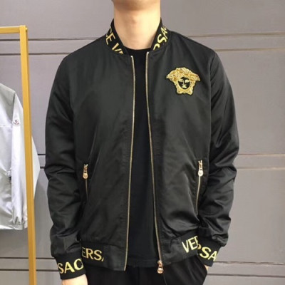 Versace 2019 Mens Medusa Patch Logo Casual Hood Jacket - 베르사체 남성 메두사 패치로고 캐쥬얼 후드자켓 VERJK0029.Size(m- 3xl).컬러(블랙)