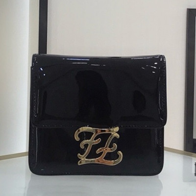 Fendi 2019 Leather Shoulder Bag, 17cm - 펜디 2019 여성용 레더 숄더백,FENB0474,17cm,블랙