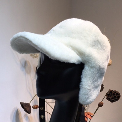 Fendi 2019 Ladies Lambs Wool Cap - 펜디 2019 여성용 램스울 모자 FENM0001, 화이트