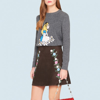 Miumiu Ladies Casual Crew-neck Sweater - 미우미우 여성 캐쥬얼 크루넥 스웨터 Miu0172x