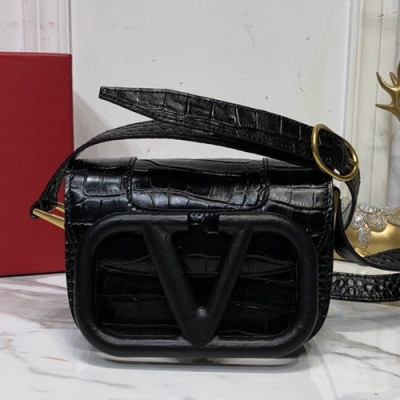 Valentino 2019 Leather Garavani Shoudler Cross Bag,18CM - 발렌티노 2019 가라바니 숄더 크로스백,0032-VTB0914,18CM,블랙