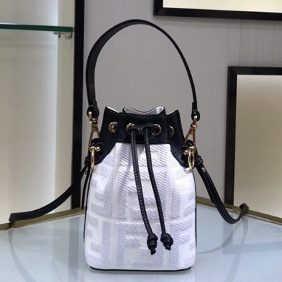 Fendi 2020 Mon Tresor Bucket Tote Shoulder Bag ,18CM - 펜디 2020 몬 트레조 버킷 토트 숄더백  FENB0527,18CM,화이트