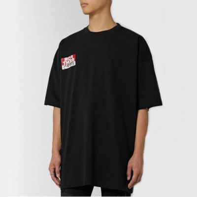 [베트멍]Vetements 2020 Mm/Wm Printing Logo Cotton Short Sleeved Oversize Tshirts - 베트멍 2020 남/녀 프린팅 로고 코튼 오버사이즈 반팔티 Vet0075x.Size(xs - l).블랙