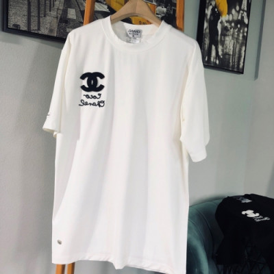 [샤넬]Chanel 2020 Mm/Wm 'CC' Logo Cotton Short Sleeved Tshirts - 샤넬 2020 남/녀 'CC'로고 코튼 반팔티 Cnl0576x.Size(s - l).화이트