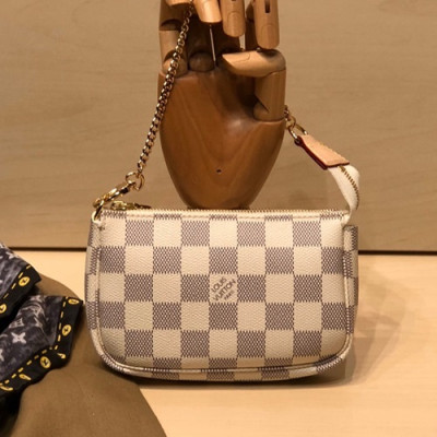 Louis Vuitton 2020 Mini Pochette Accessoires Monogram Clutch Bag / Tote Bag ,15.5cm - 루이비통 2020 미니 포쉐트 악세수아 모노그램 클러치백 / 토트백,M58009, LOUB2148, 15.5cm,화이트