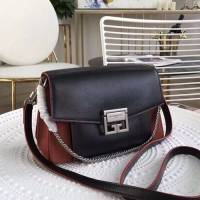 Givenchy 2020 GV3 Leather Medium Shoulder Bag,21.5CM - 지방시 2020 GV3 레더 미듐 숄더백,GVB0334,21.5CM,블랙