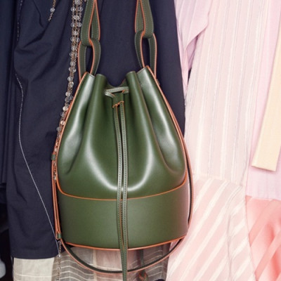 Loewe 2020 Balloon Large Bucket Shoulder Bag,31cm - 로에베 2020 벌룬 라지 버킷 숄더백 ,LOEB0412,31cm,올리브