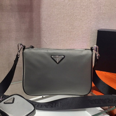 Prada 2020 Nylon Messenger Shoulder Bag,24CM - 프라다 2020 나일론 남성용 메신저 숄더백,2VH113-3,24cm,그레이