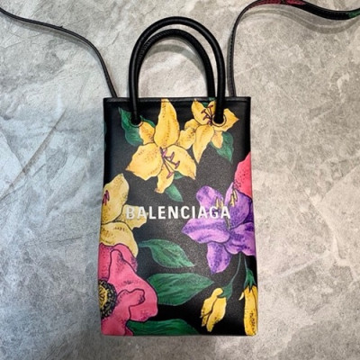 Balenciaga 2020 Leather Super Mini Tote Shoulder Bag / Phone Bag,18CM - 발렌시아가 2020 여성용 레더 슈퍼 미니 토트 숄더백 / 폰 백,BGB0613,18CM,블랙