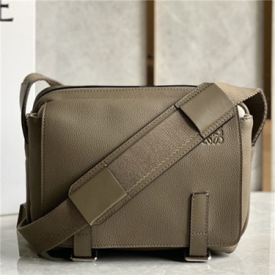 [로에베] Loevve 2020 Men's Military Messenger Shoulder Bag, 24.5cm - 로에베 2020 남성용 밀리터리 메신저 숄더백, 24.5cm  LOEB0451, 카키