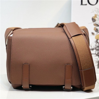 [로에베] Loevve 2020 Men's Military Messenger Shoulder Bag, 24.5cm - 로에베 2020 남성용 밀리터리 메신저 숄더백, 24.5cm  LOEB0454, 브라운