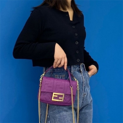 [펜디] Fendi 2020 Women's Leather Shoulder Bag, 19cm - 펜디 2020 여서용 레더 숄더백,19cm, FENB0601,퍼플