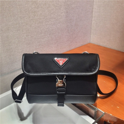 [프라다] Prada 2020 Men's Mini Shoulder Bag,18cm - 프라다 2020 남서용 미니 숄더백,18cm,PRAB0182,블랙