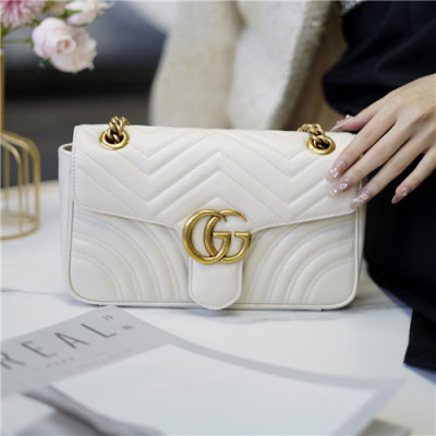 [구찌]Gucci 2020 Women's Marmont Matlase Shoulder Bag,26cm - 구찌 2020 여성용 마몬트 마틀라세 숄더백,26cm,GUB1249,화이트