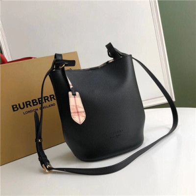 [버버리]Burberry 2021 Women's Leather Bucket Shoulder Bag,18.5cm - 버버리 2021 여성용 레더 버킷 숄더백,18.5cm,BURB0535,블랙