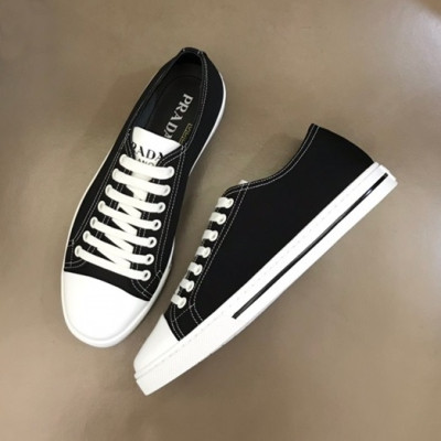 프라다 남성 클래식 블랙 스니커즈 - Mens Black Sneakers - pra02722x