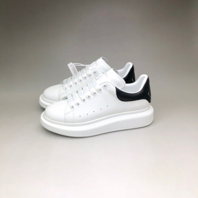 알렉산더맥퀸 남/녀 블랙탭 스마일 스니커즈 - Unisex Black Sneakers - alx0125x