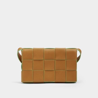 보테가베네타 남/녀 카멜 카세트백 - Bottega Veneta Unisex Camel Cassette Bag - bv04x