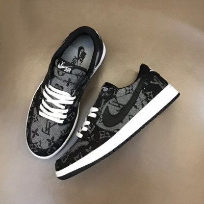 루이비통 남성 블랙 스니커즈 - Louis vuitton Mens Black Sneakers - lv661x