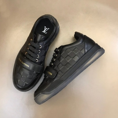 루이비통 남성 블랙 스니커즈 - Louis vuitton Mens Black Sneakers - lv761x