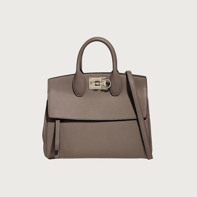 페라가모 여성 그레이 크로스백 - Ferragamo Womens Gray Cross Bag - sf38x